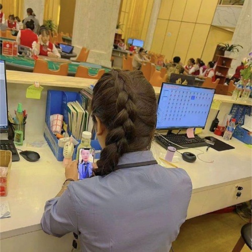 AGV无人搬运机器人